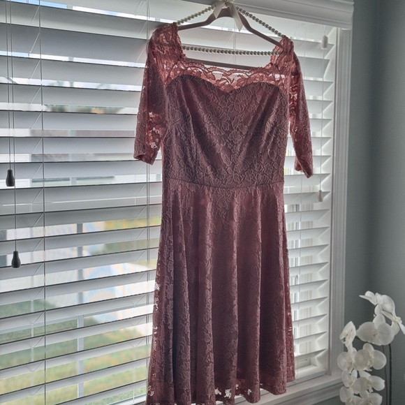 Pink Lace Midi Dress - Picture 3 of 3